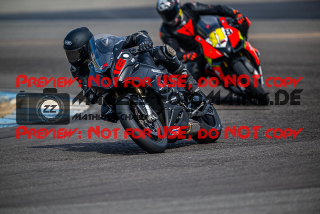 MaZZes_FotoMatrix_230410_7634 | ROT