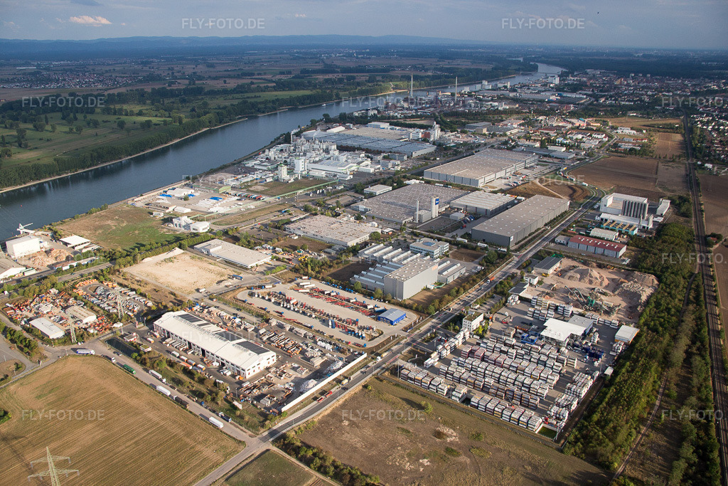 Luftbild: Worms, Industriegebiet Im Langgewan, Spedition Kube & Kubenz in Worms im Bundesland Rheinland-Pfalz in Deutschland. Foto: IMG_084352.jpg vom 02.09.2015 durch Werner Riehm/FLY-FOTO.de