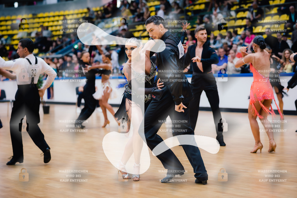 Hessen Tanzt WDSF International Open Latin 11th (43) Justin Lauer _ Rita Schumichin (TSC Saltatio Neustadt im TV 1860 Mußbach)-2025-05-18-3875 | Webshop for digital downloads and prints of dance sport, event & show photographer Julian Link - Realisiert mit Pictrs.com