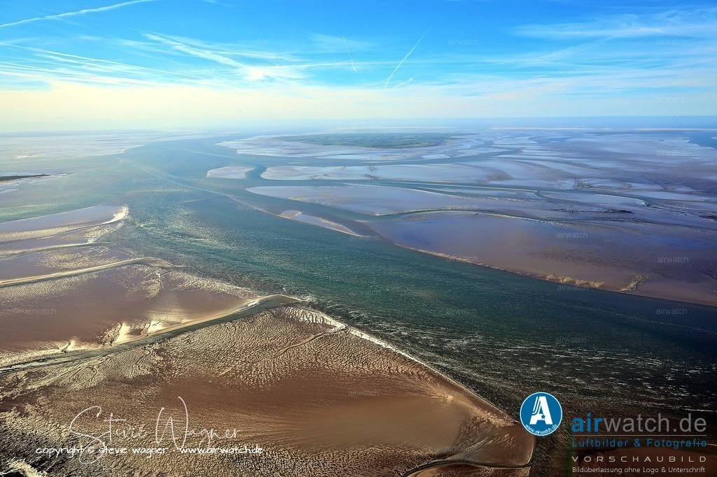 Halligen-Inseln-Weltnaturerbe-Wattenmeer-Mai-23-airwatch-wagner-240A2625 | Entdecken Sie atemberaubende Luftbilder und Fotografien auf airwatch.de - Tauchen Sie ein in eine Welt voller faszinierender Aufnahmen aus der Vogelperspektive.