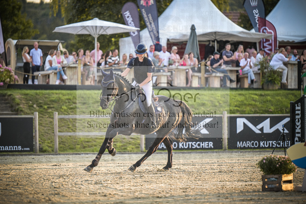 DOS_1272 | Entdecke hochwertige Reitturnierfotos von Foto Oger. Professionell, emotional und authentisch – jetzt Lieblingsmomente im Shop bestellen.Deutschlandweite Turnierfotografie. - Realisiert mit Pictrs.com