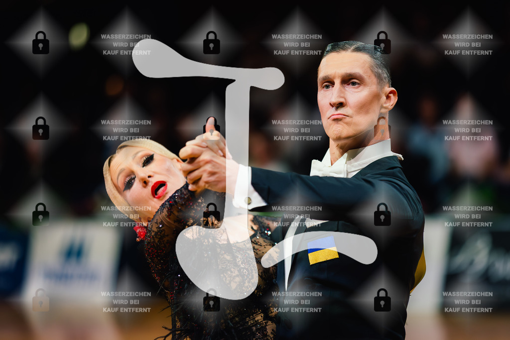GOC 2025 - WDSF PD Super Grand Prix Standard 27th (2) Vitalii Erfan _ Viktoria Zaprudska (Ukraine)-2025-08-21-1159 | Webshop for digital downloads and prints of dance sport, event & show photographer Julian Link - Realisiert mit Pictrs.com