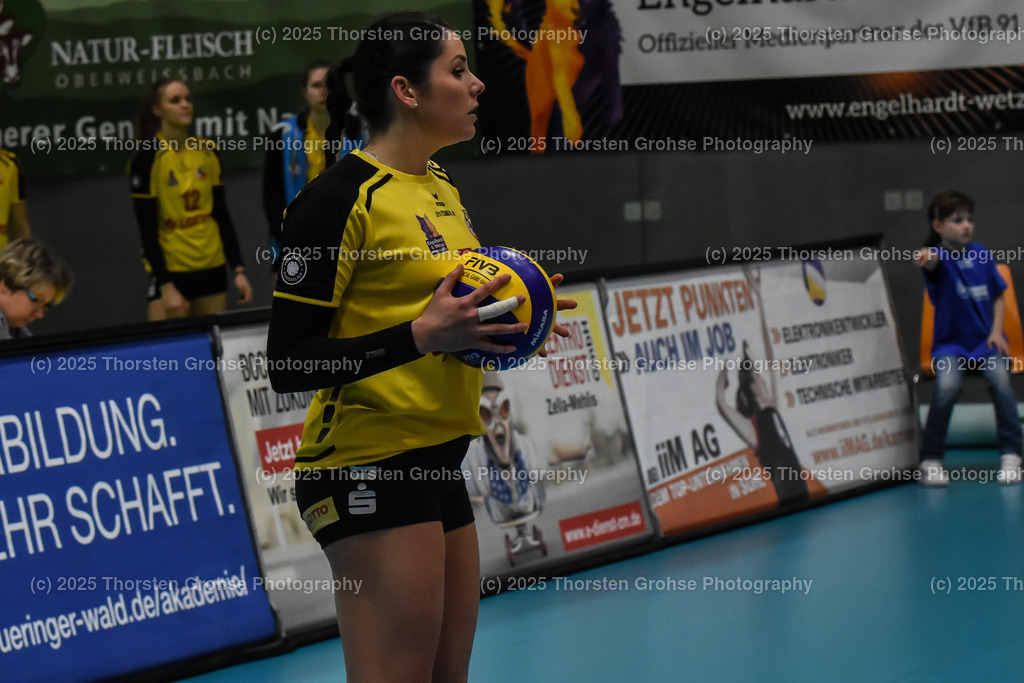 VBL VFB Suhl vs. SCHWARZ-WEISS Erfurt | Lauren Plum #7 (VFB Suhl); VBL VFB Suhl vs. SCHWARZ-WEISS Erfurt, Volleyball-Bundesliga Frauen am 17.02.2018 in der Multihalle in Meiningen, (Deutschland) - Realisiert mit Pictrs.com