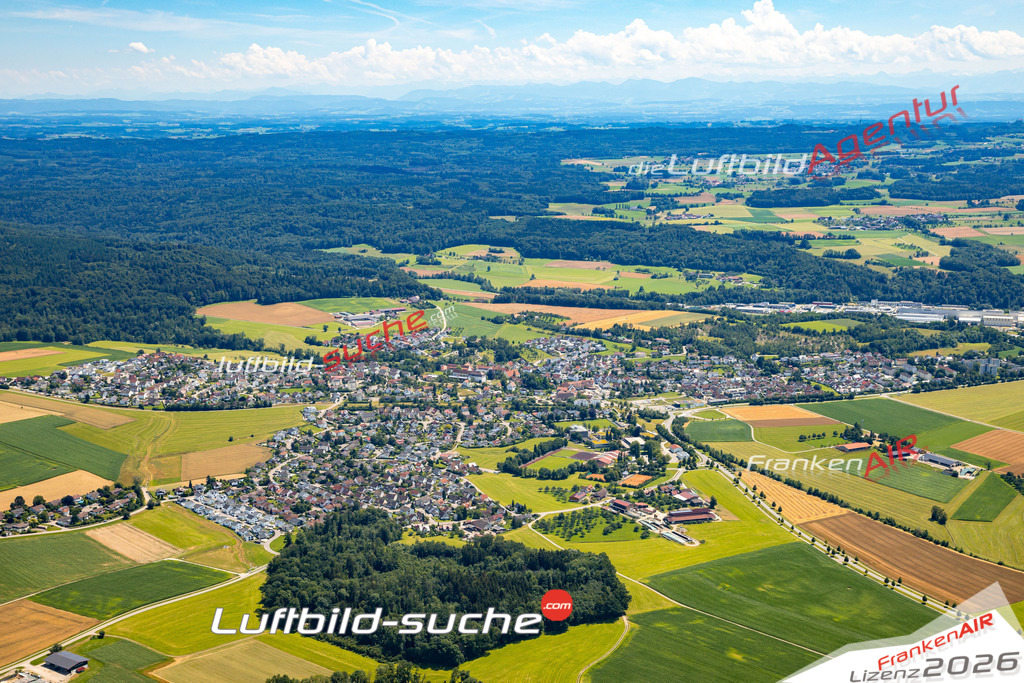 Das Luftbild zeigt : Friesenhäusle Baindt - Die Luftaufnahme wurde 2024 vom UL-Flugzeug aus erstellt ( keine Drohne ) - Hochauflösende Luftaufnahme - Für grossformatige Ausdrucke geeignet. Die Geschenkidee !Mit Lizenz und Bildrechte bestellbar