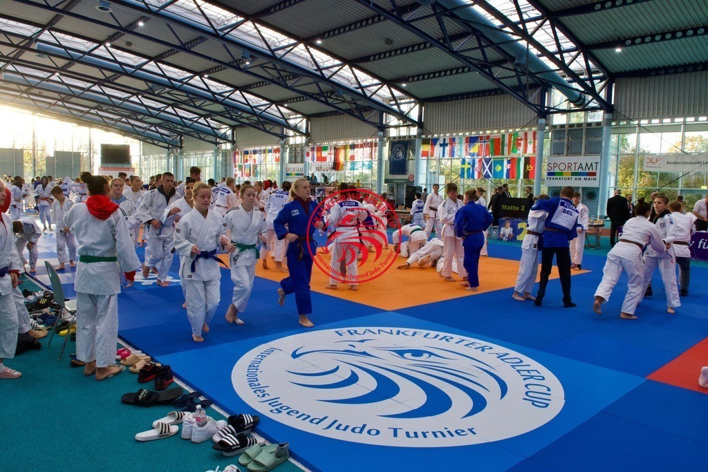 RAS_7974 | Fotos vom Adler Cup - Pictures from Adler Cup

Hier findet Ihr alle Eindrücke und großen Momente der Adler Cup Wochenenden. Here you will find all impressions and great moments of the Adler Cup weekends. - Realisiert mit Pictrs.com