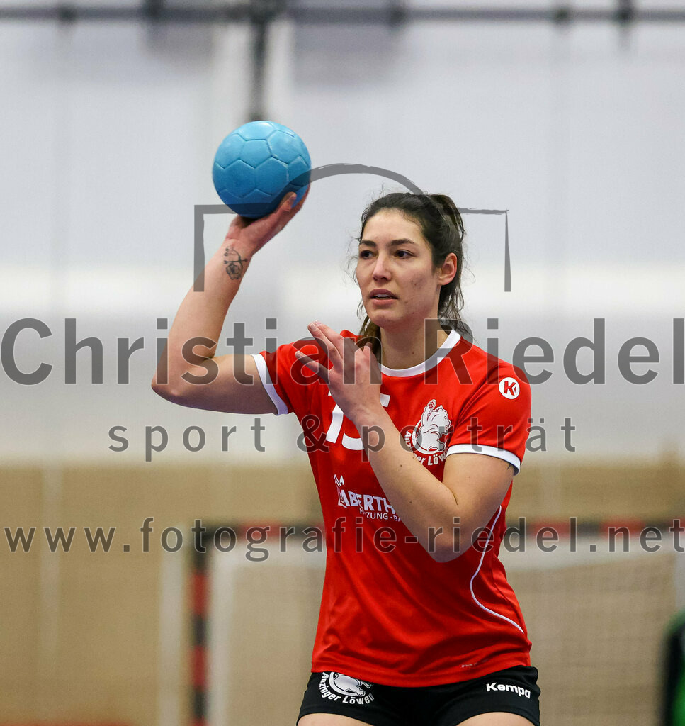 2022-11-27_046_SV_Anzing_gegen_HT_Muenchen_II | Anzing, Deutschland, 27.11.2022:
Handball, Bezirksliga 2022 / 2023, 7. Spieltag, SV Anzing gegen HT München II, Endergebnis: 28:32

Laura Greppmair (SV Anzing, #15)

Foto: Christian Riedel / fotografie-riedel.net