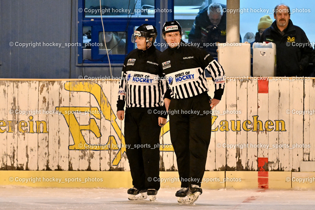 ELV Zauchen vs. EC Tigers Paternion  | ALTERSBERGER Roland Referee, UNTERWEGER Dominik Referee, ELV Zauchen vs. EC Tigers Paternion , ELV Zauchen vs. EC Tigers Paternion  am 02.01.2025 in Eisoval Zauchen (Stadthalle Villach), Austria, (Photo by Bernd Stefan)