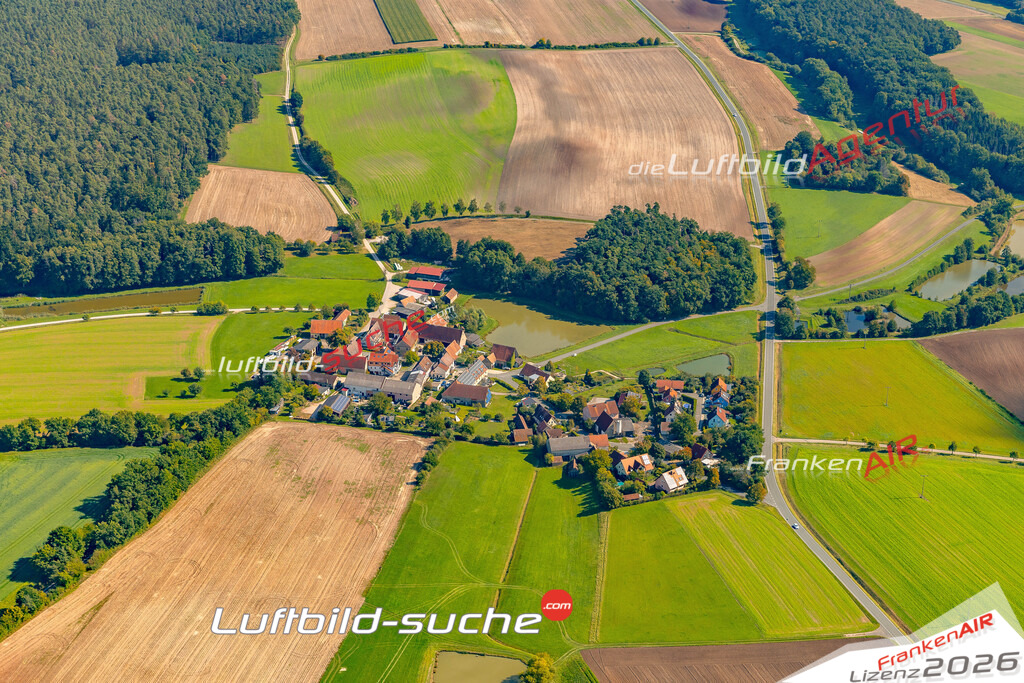 Schrägluftbild  Oberalbach  Wilhelmsdorf - Das Luftbild wurde 2025 vom UL-Flugzeug heraus erstellt ( keine Drohne ) - Hochauflösende Luftaufnahme -Nicht vergleichbar mit Google Maps oder Satelittenbilder- Die Geschenkidee !Mit Lizenz und Bildrechte bestellbar