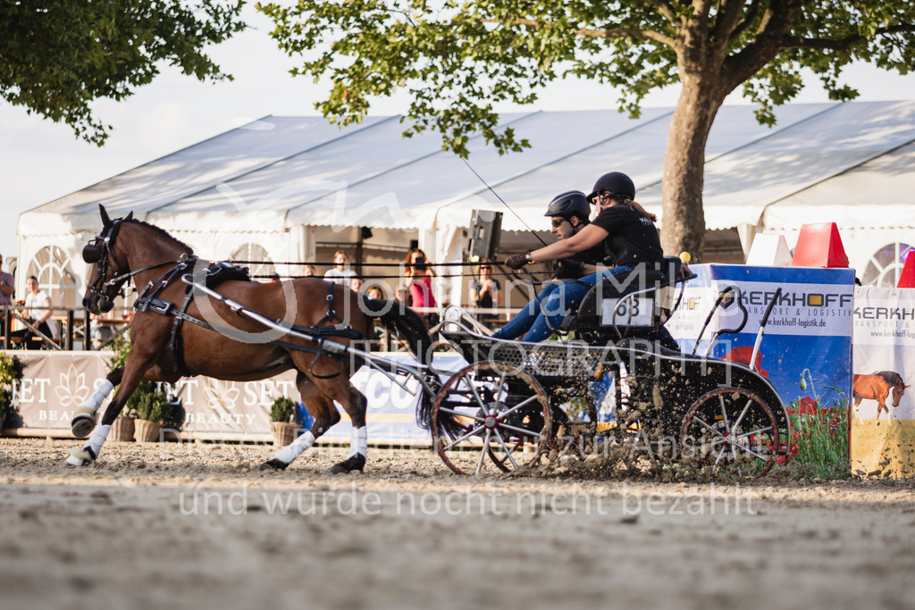 250711_BHO_Showabend-844 | Deine schönsten Turniermomente als professionelle Fotos! Entdecke hochwertige Pferdesport-Fotografie im Online-Shop. Jetzt Fotos finden & bestellen!