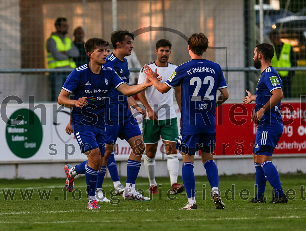 2023-08-01_097_FC_Schwaig_gegen_FC_Deisenhofen | Oberding, Deutschland, 01.08.2023:
Fußball, Toto-Pokal 2023 / 2024, 1. Spieltag, FC Schwaig gegen FC Deisenhofen, Endergebnis: 2:3

Jubel nach dem 1:1 durch Michael Bachhuber (FC Deisenhofen, #10)

Nikolaos Gkasimpagiazov (FC Deisenhofen, #29), Björn Jost (FC Deisenhofen, #22)

Foto: Christian Riedel / fotografie-riedel.net