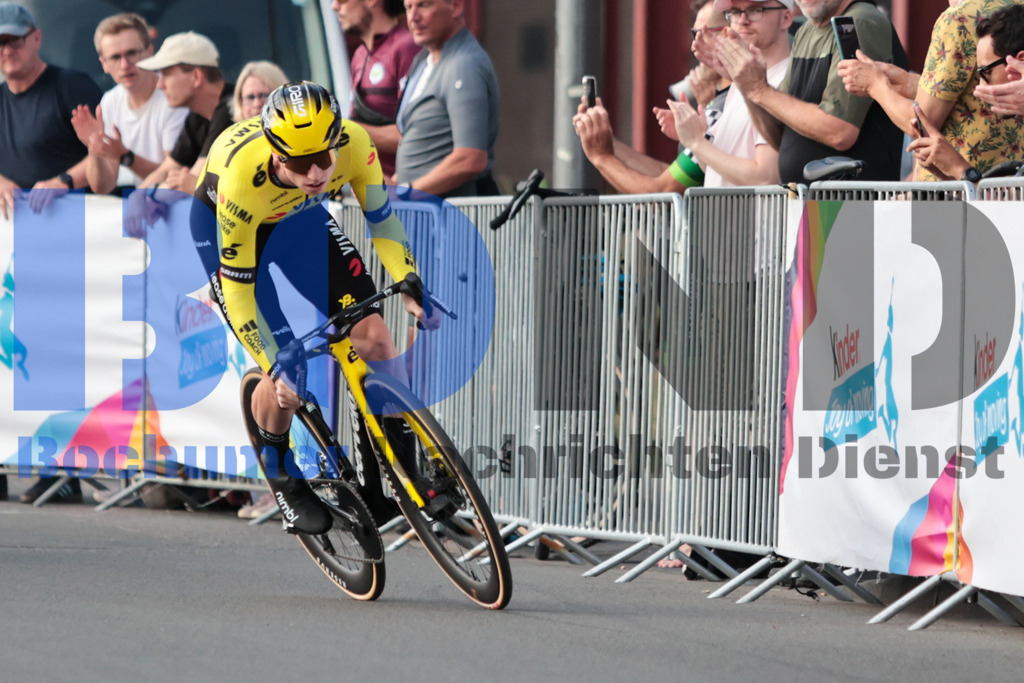 SES_DEUTOU20250820-154 | bond - Realisiert mit Pictrs.com