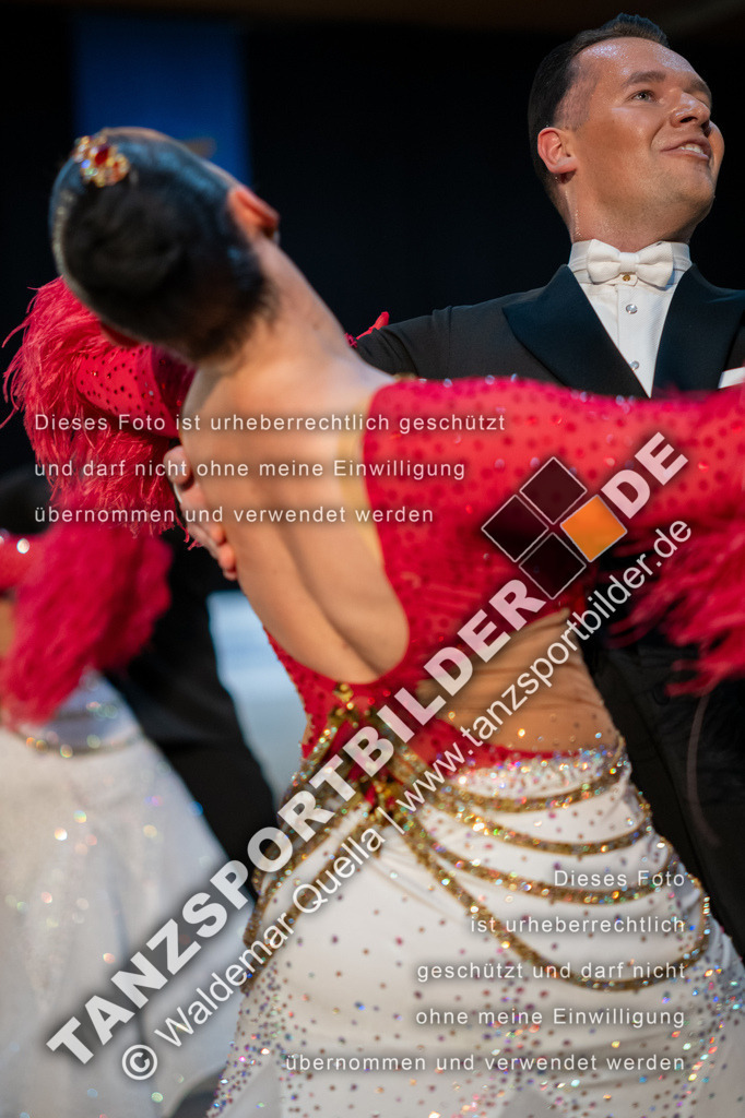 20250118-10791 | Hier finden Sie Tanz Bilder vom Latein und Standard Formationen tanzen. Sportbilder vom Tanzsport. Schöne Fotos und von Weltmeisterschaft, Europameisterschaft, Bundesliga, Regionalliga, Oberliga und Landesliga sowie von GOC Stuttgart, DanceComp, WM Bremen