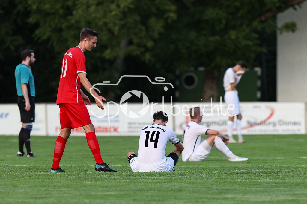 VfR Neuburg - TSV Hollenbach | Professionelle Sportfotos aus den Bereichen Fußball, Eishockey, Handball und vieles mehr. Ob Sieg oder Niederlage