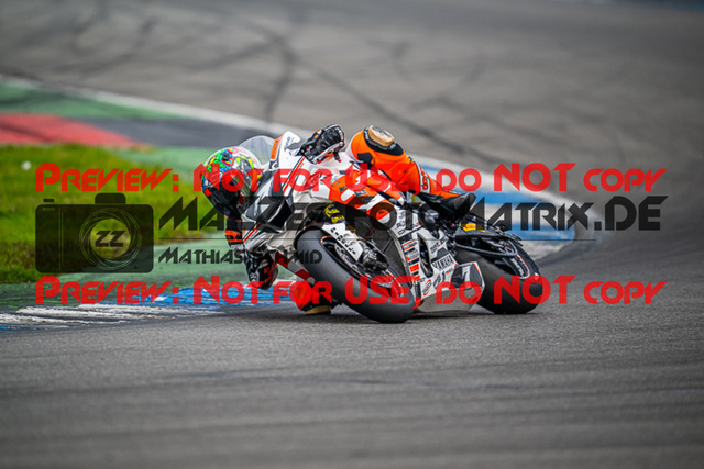 MaZZes_FotoMatrix_220924_0950 | PRO SUPERSTOCK