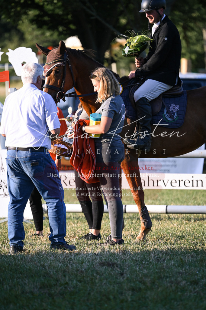 DSC_1855 | Pferde- und Turnierfotografie in Westsachsen. Pferdeportraits, Auftragszeichnungen und intuitive Kunst.