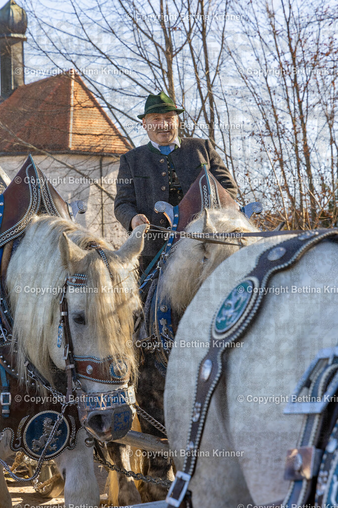 LBT25-1031 | Professionelle Fotografin mit Fachgeschäft in Lenggries & im Landkreis Bad Tölz Wolfratshausen. Hochzeitsreportage, Familienfotos, Newborn-, Babybauch-, Pass- & Businessfotos.Alles Rund ums Foto