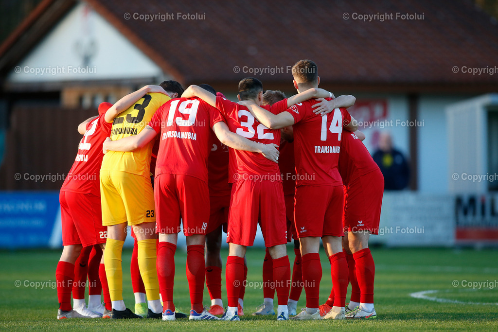 A_LUI_04042025_02 | SPORT,FUSSBALL,REGINALLIGA MITTE ASKOE OEDT-DSC WONISCH INSTALLATIONEN 04.04.2025 IM BILD: DIE SPIELER VON OEDT  