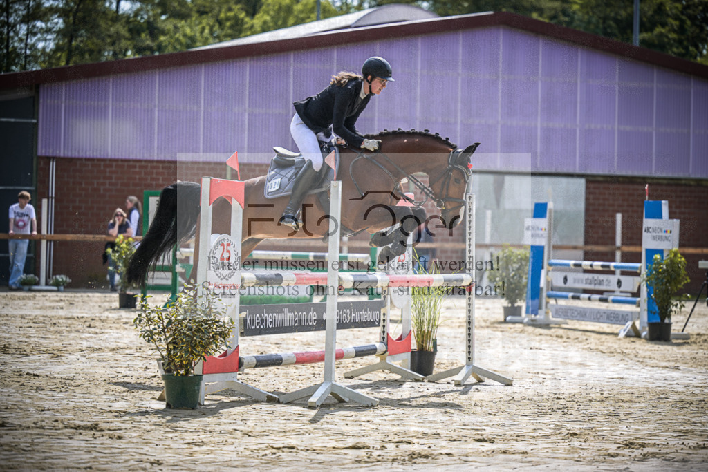 DOS_0303 | Entdecke hochwertige Reitturnierfotos von Foto Oger. Professionell, emotional und authentisch – jetzt Lieblingsmomente im Shop bestellen. - Realisiert mit Pictrs.com