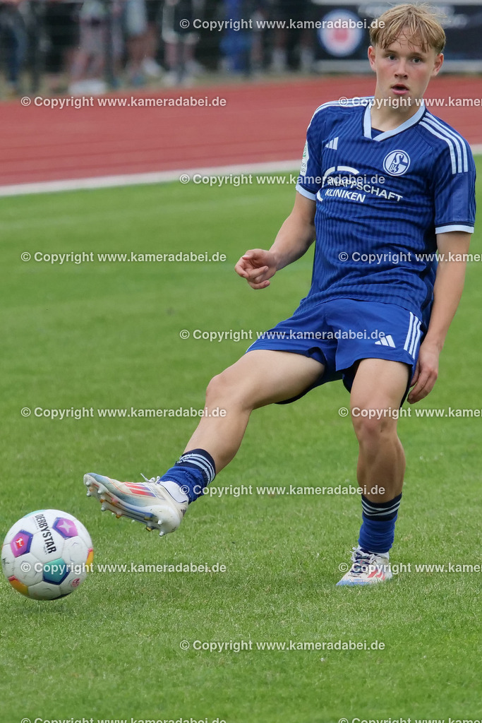 Fußball : Testspiel : SuS 09 Dinslaken - Schalke 04 U 19 am 25.07.2024 | Foto : Jochen Emde / www.kameradabei.de - Realisiert mit Pictrs.com