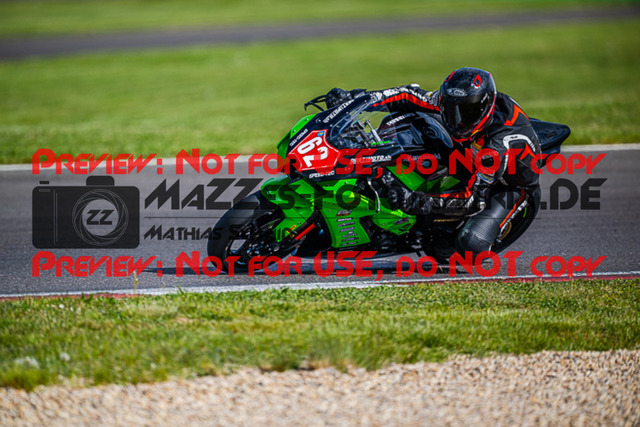 MaZZes_FotoMatrix_220506_92107 | Fotograf Mathias Schmid
Sportfotograf,
Eventfotograf,
Hochzeitsfotograf,
Portraitfotograf