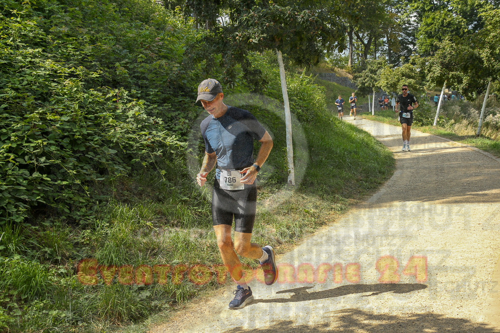 250824_1455_EX1_8066 | Sportfotografie im Rhein-Sieg Kreis, Köln, Bonn, NRW, Rheinland Pfalz, Hessen, etc. Unser Tätigkeitsfeld umfasst den Laufsport vom Volkslauf über den Marathon, Duathlon, Triathon bis zum Ultralauf wie Kölnpfad Ultra oder Schindertrail.