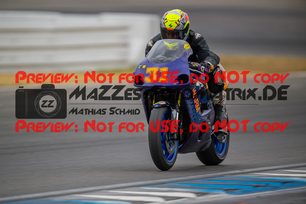 MaZZes-Fotomatrix-20260809-576137 | R1