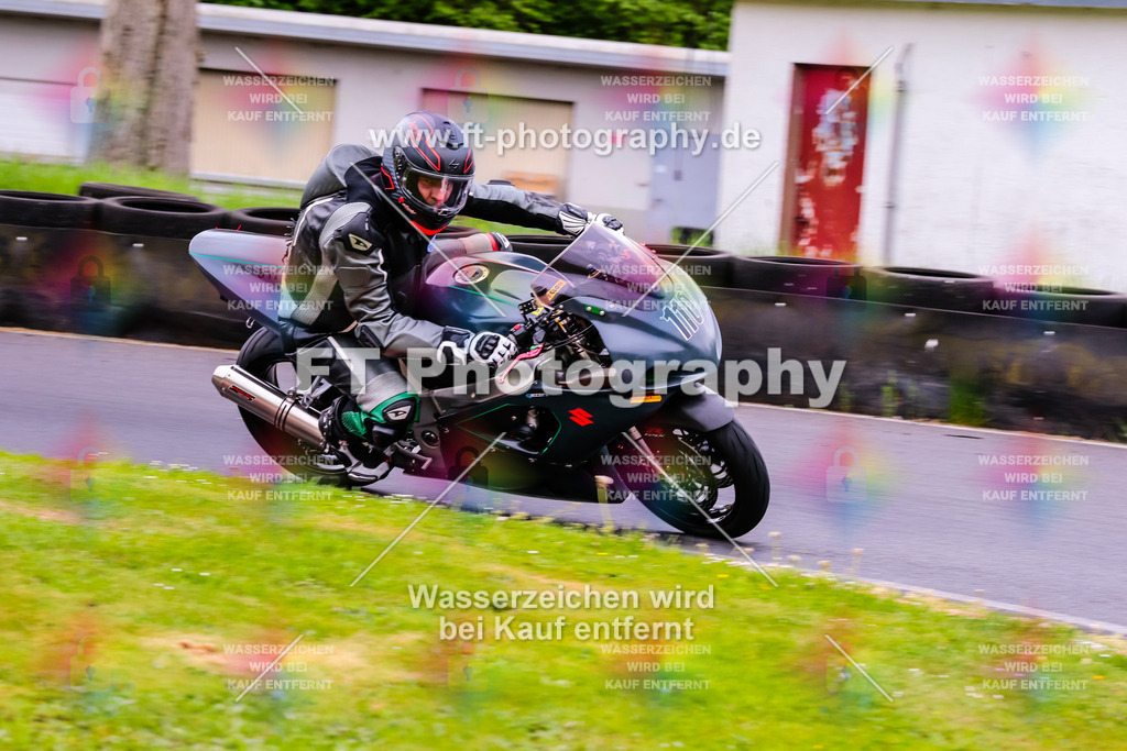 MotoTeamVBK-20443 | Hier findet Ihr Bilder von Touristenfahrten auf der Nürburgring Nordschleife oder von anderen Veranstaltungen die ich besucht habe. Viel Spass beim Durch Schauen 