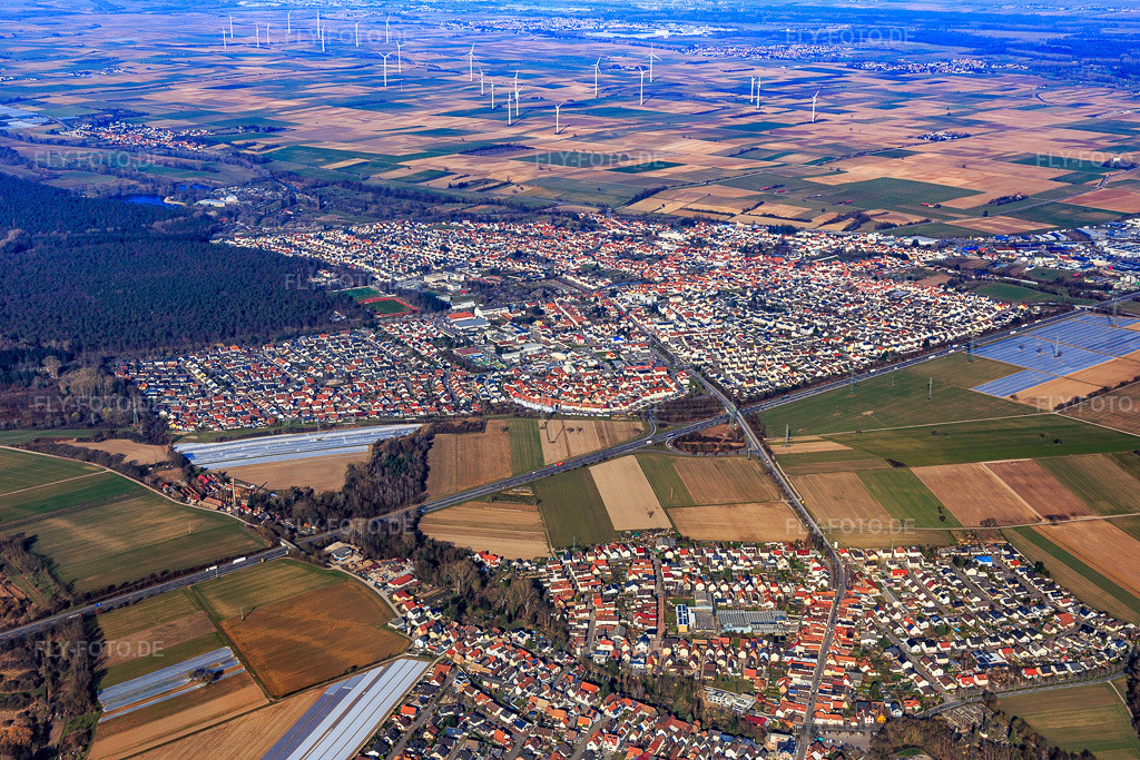 Luftbild: Dorfübersicht aus Osten in Rülzheim im Bundesland Rheinland-Pfalz in Deutschland. Foto: IMG_125713.jpg vom 02.03.2021 durch Werner Riehm/FLY-FOTO.de