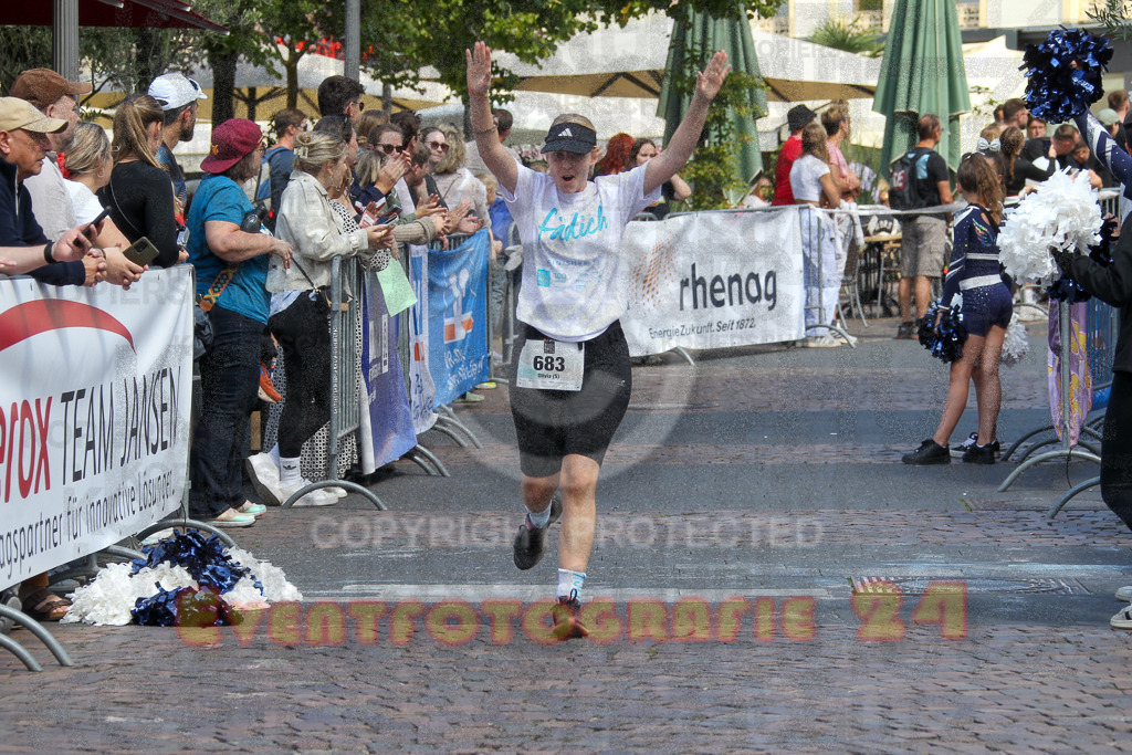 250824_1443_EV4_2120 | Sportfotografie im Rhein-Sieg Kreis, Köln, Bonn, NRW, Rheinland Pfalz, Hessen, etc. Unser Tätigkeitsfeld umfasst den Laufsport vom Volkslauf über den Marathon, Duathlon, Triathon bis zum Ultralauf wie Kölnpfad Ultra oder Schindertrail.