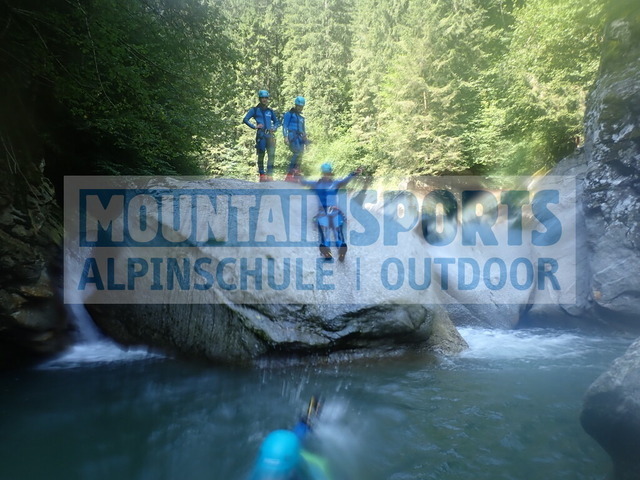 P8020136 | Bestelle die Bilder deines Berg- oder Wasser-Abenteuers mit Mountain Sports bequem von zu Hause aus direkt über unseren Online Fotoshop von pictrs.com. - Realisiert mit Pictrs.com