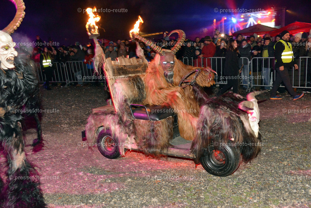 news-2022-Dez03-Krampusumzug-Reutte-WTV_5645 | Info aus dem Bezirk Reutte/Ausserfern Tirol sowie eine umfangreiche Bilddatenbank über die gesamte Region: Lechtal, Talkessel Reutte, Tannheimertal, Zwischentoren. Lech, Plansee, Zugspitze, Grenztunnel, B179, Fernpassstraße, Verkehr, Lawinen, Tradition, - Realisiert mit Pictrs.com