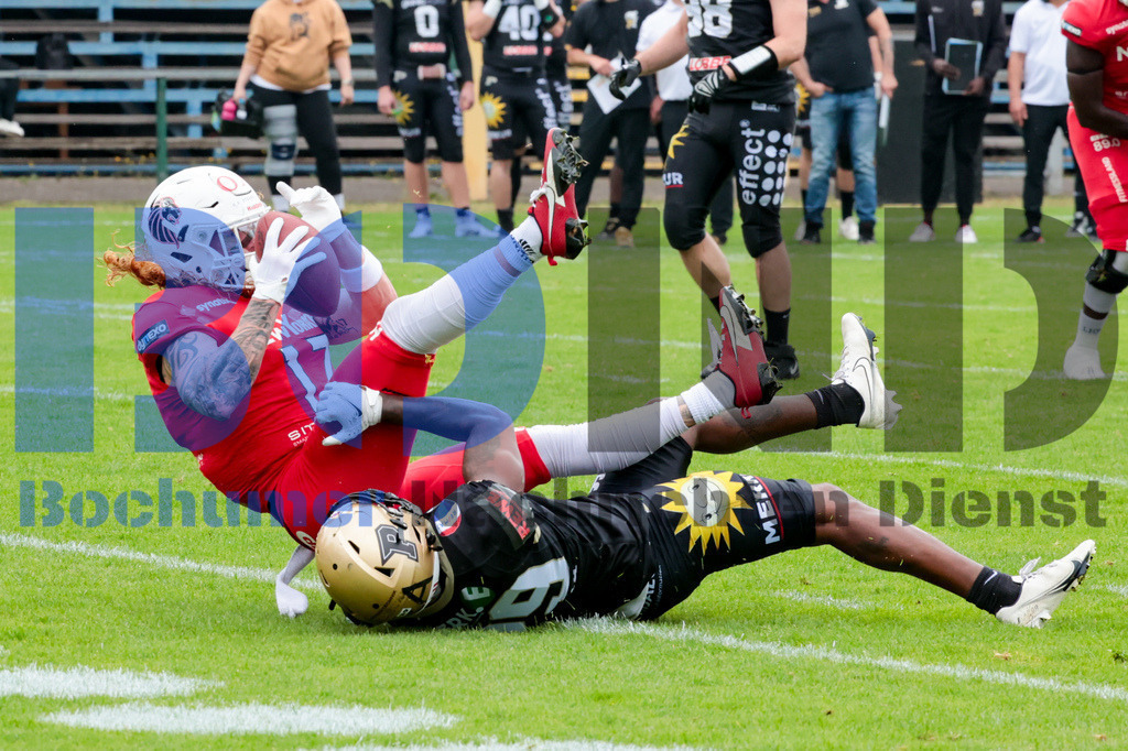 GFL: Paderborn Dolphins vs. New Yorker Lions{date} -  | {headline}(Foto: Sebastian Sendlak / BOND) - Realisiert mit Pictrs.com
