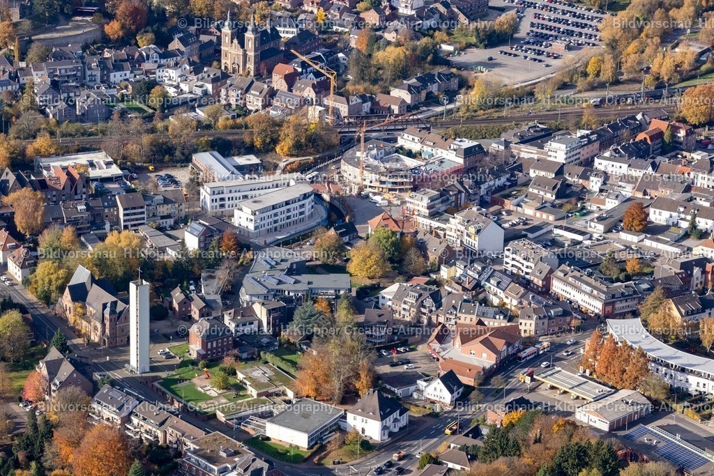 Luftbilder Herzogenrath-7366 | Luftbildfotografie Ortsansicht der Straßen und Häuser der Wohngebiete an der Uferstraße, Ferdinand-Schmetz-Platz in Herzogenrath im Bundesland Nordrhein-Westfalen, Deutschland. - Realisiert mit Pictrs.com