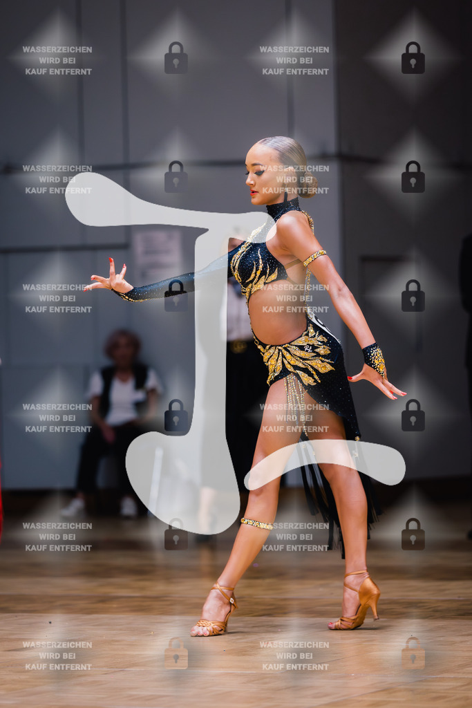 GOC 2025 - WDSF Solo Junior II Latin Female - 2025-08-21-8511 | Webshop for digital downloads and prints of dance sport, event & show photographer Julian Link - Realisiert mit Pictrs.com