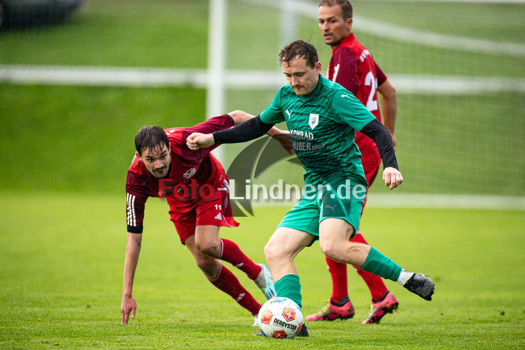 SV Haunshofen gegen SV Fuchstal | Fußball TOTO-Pokal Kreis Zugspitze West Endrunde 2025, SV Haunshofen gegen SV Fuchstal, 20250730,Christian SCHUSTER (SV Haunshofen 10) am Ball, 2025-07-30 in Haunshofen (Sportplatz Haunshofen), Christian SCHUSTER (SV Haunshofen 10), Copyright: WolfgangxLindner www.foto-lindner.de