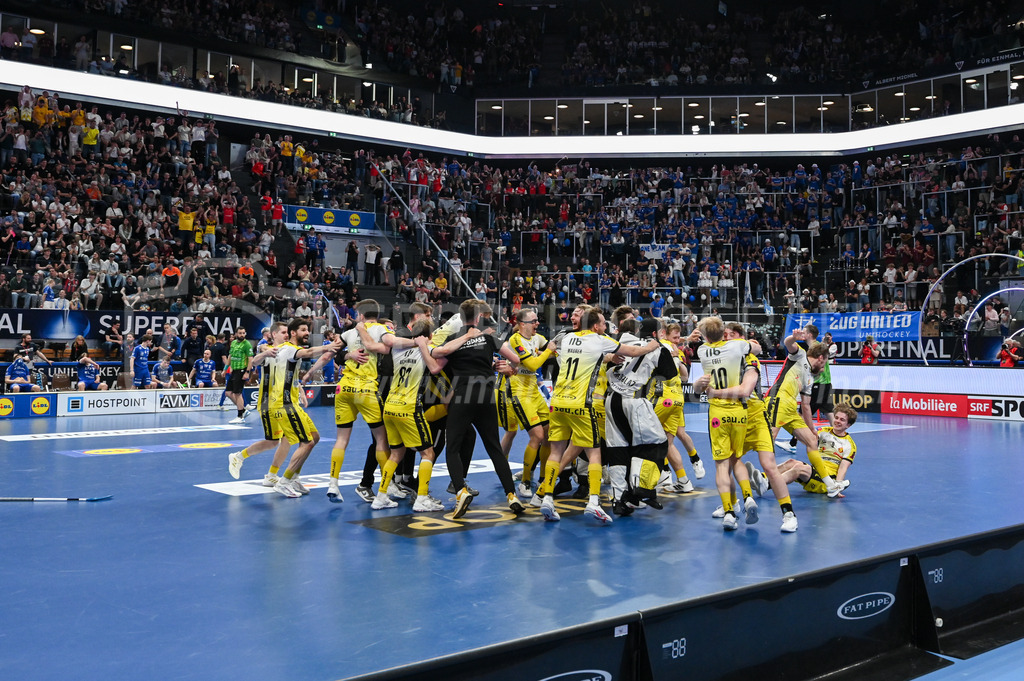 Zug United - HC Rychenberg - 25. April 2026 | Der HCR gewinnt und wird erstmals Schweizer Meister am L-UPL Superfinal-Spiel zwischen Zug United und HC Rychenberg am 25. April 2026 in der BCF Arena, Fribourg, Schweiz.Bild: Sportfotografie Markus Aeschimann | www.markus-aeschimann.ch - Realisiert mit Pictrs.com