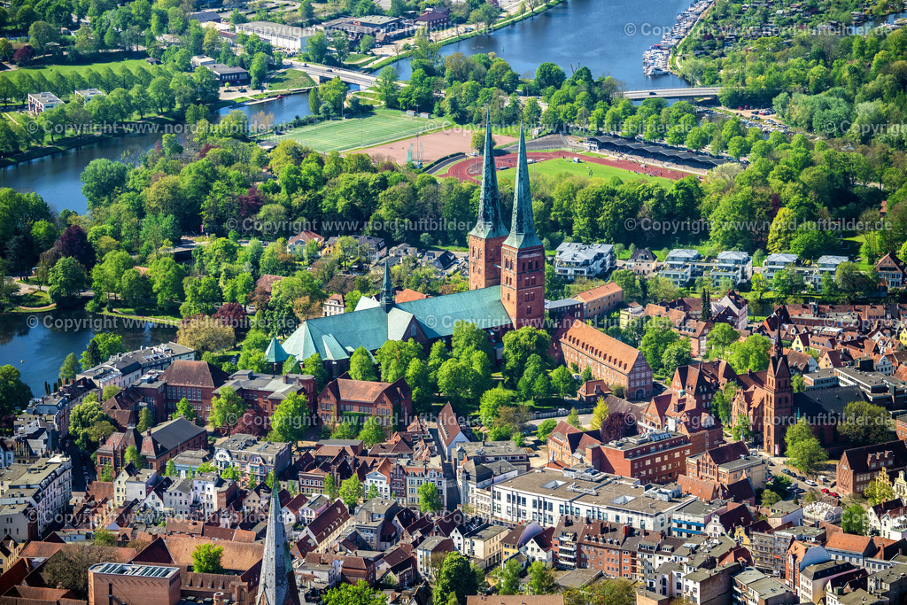 Lübeck_Dom_Kirche_ELS_9876010524_Kopie | LüBECK 01.05.2024 Kirchengebäude des Domes in der Altstadt in Lübeck im Bundesland Schleswig-Holstein, Deutschland. Weiterführende Informationen bei: Hansestadt LÜBECK,  Lübecker Nachrichten GmbH. // Church building of the cathedral in the old town in Luebeck in the state Schleswig-Holstein, Germany. Further information at: Hansestadt LUeBECK,  Luebecker Nachrichten GmbH. Foto: Martin Elsen