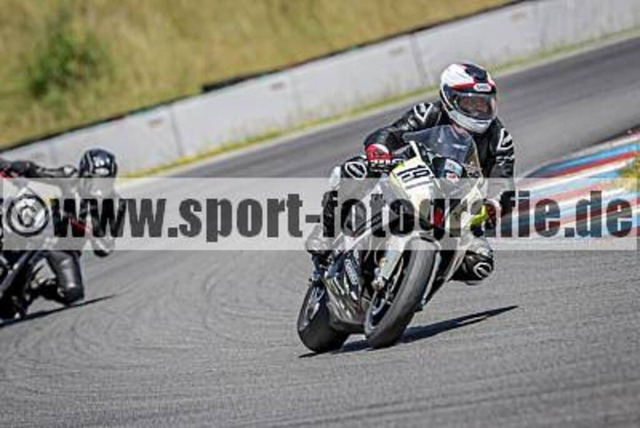 spof1758 | Professionelle Fotos von Sportveranstaltungen, aber auch Hochzeiten und anderen Events. - Realisiert mit Pictrs.com