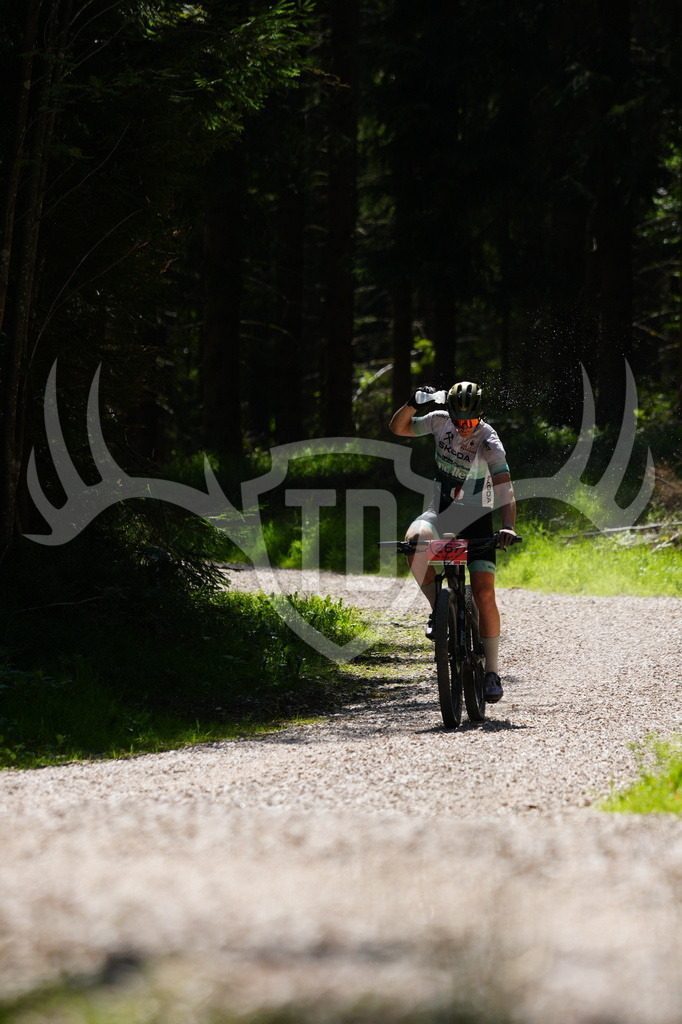 FC605576 | Fotogalerie der Treibjagd im Dunkelwald - Dein MTB Etappenrennen im Erzgebirge - Realisiert mit Pictrs.com
