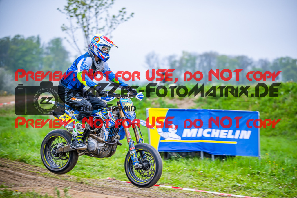 MaZZes_FotoMatrix_230507_7462 | UE40