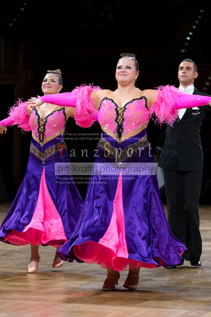 20241109_DM-Formationen_Vorrunde_2406 | Tanzsportbilder, Standardtanz, Lateintanz, WDSF, DTV, LTVB, dancecomp, goc, hessen tanzt, blaues band der spree, walzer, tango, wiener walzer, slowfox, quickstepp, samba, rumba, cha-cha-cha, paso doble. jive, hd-kroft photography, turniertanzsport