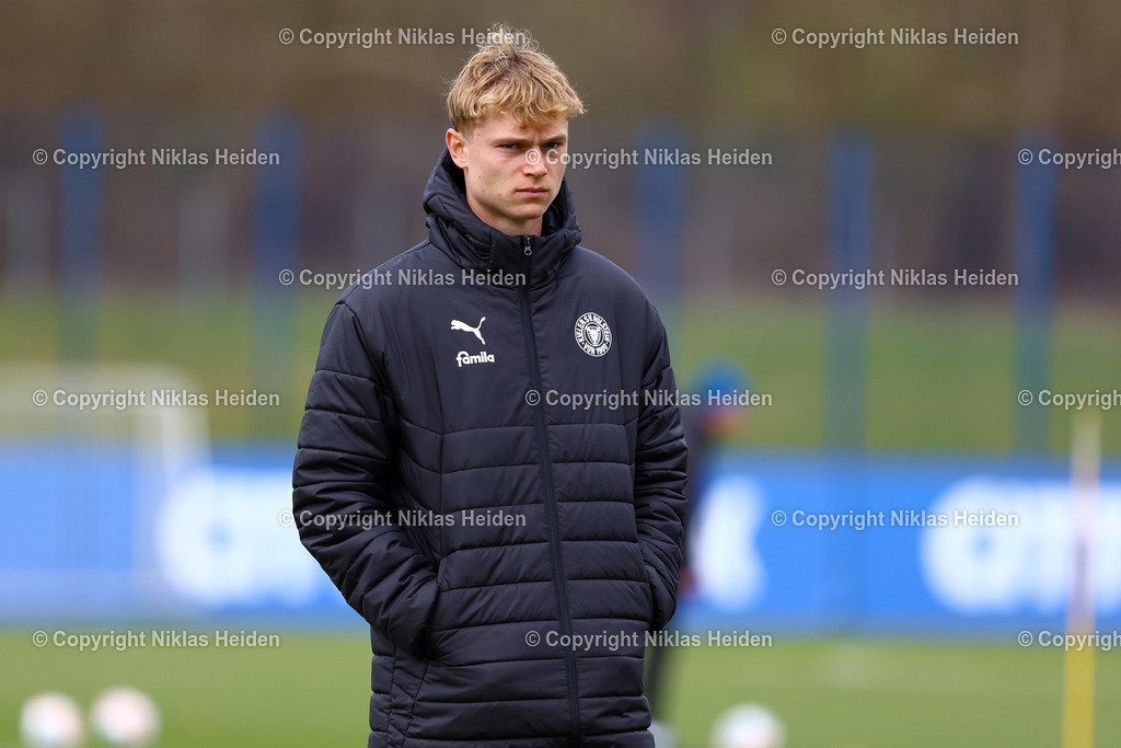 NH_HolsteinKiel_Training_01042026 | #15 Kasper Davidsen (Holstein Kiel)Fußball I Herren I Training I Saison 2025-2026 I Holstein Kiel I 01.04.2026 I Citti-Fußballpark
