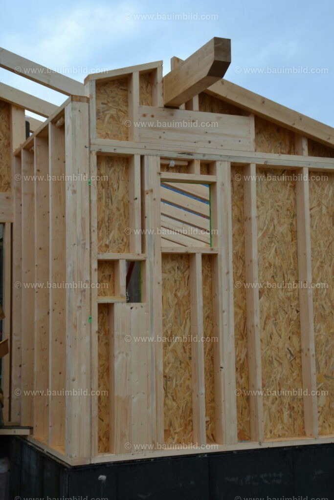 bib-lg09-holzbau-0161 | Nach LV-Leistungsgruppen sortierte Detailfotos über den Bau eines Hauses. Alle Hausbau-Bilder direkt vom Urheber und Autor der Website Haus-Selber-Bauen.com