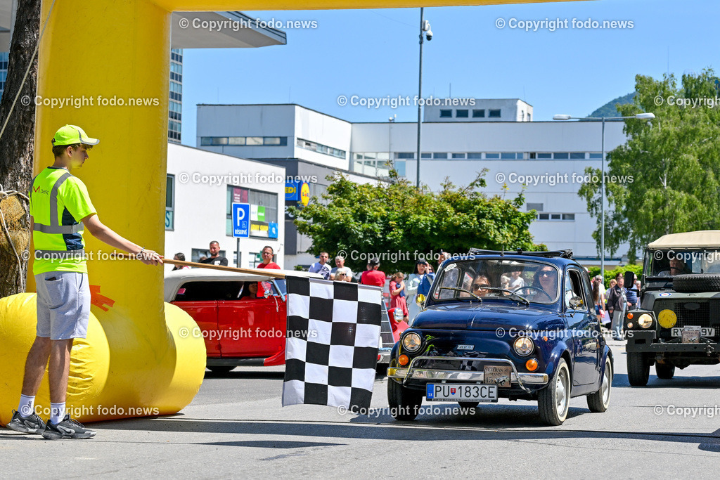 Slowakei_ Povazska Bystrica_ Veteran Tour Manin_ 14.06.2025-207 | 14.06.2025, Slowakei, SVK, Trenciansky kraj, Povazska Bystrica, im Bild Oldtimer Klub, Historische Fahrzeuge, Veteran Tour Manin, Auto, Alt, Besucher, Menschen, Feature, Symbolbild