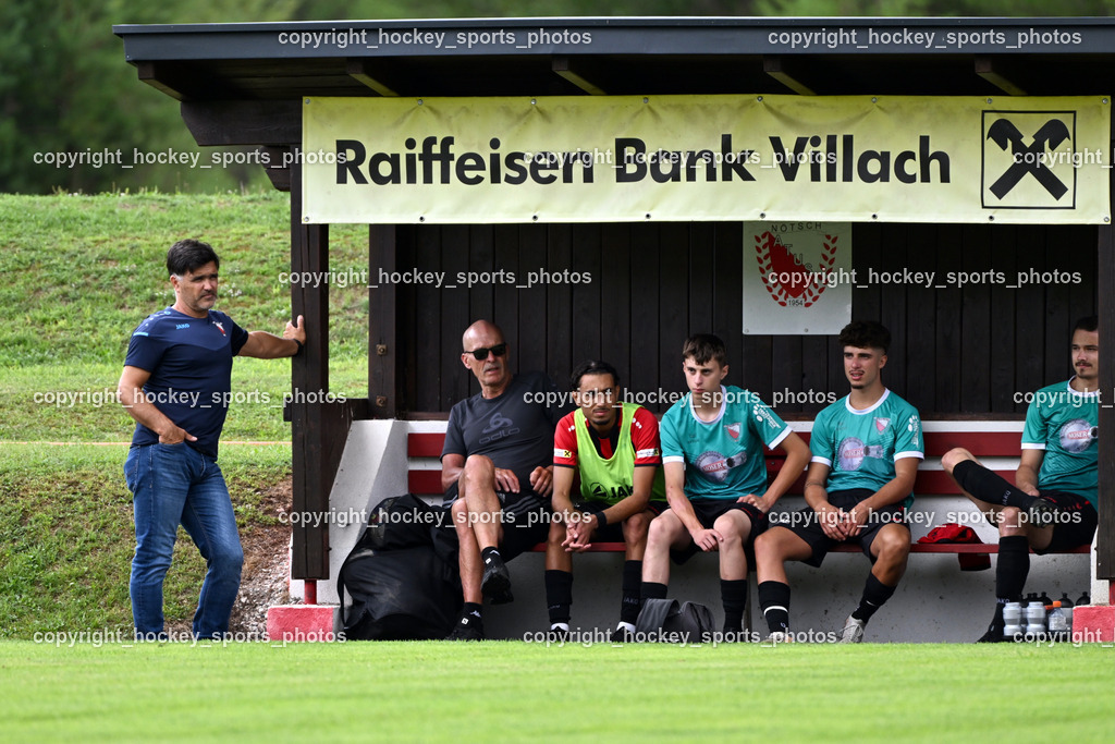 ATUS Nötsch vs. SC Landskron | Headcoach ATUS Nötsch Thomas Gilgenreiner, Spielerbank ATUS Nötsch, #12 Saif Moussa ATUS Nötsch, #27 Marcel Hecher ATUS Nötsch, #17 Alessandro Ventre ATUS Nötsch, #9 Raphael Nageler ATUS Nötsch, ATUS Nötsch vs. SC Landskron, ATUS Nötsch vs. SC Landskron am 26.07.2025 in Nötsch (Dobratsch Arena), Austria, (Photo by Bernd Stefan)