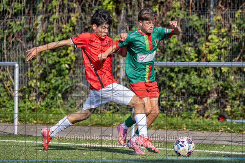 20250920_160048_0388-Bearbeitet | #,1.Göppinger SV (rot) vs. FC Esslingen II (grün), Fussball, C-Junioren Leistungsstaffel Mitte - wfv 2025/2026, Kunstrasenplatz Nord, Hohenstaufenstr. 116, 73033 Göppingen, 20.09.2025 - 15:30 Uhr,Foto: PhotoPeet-Sportfotografie/Peter Harich