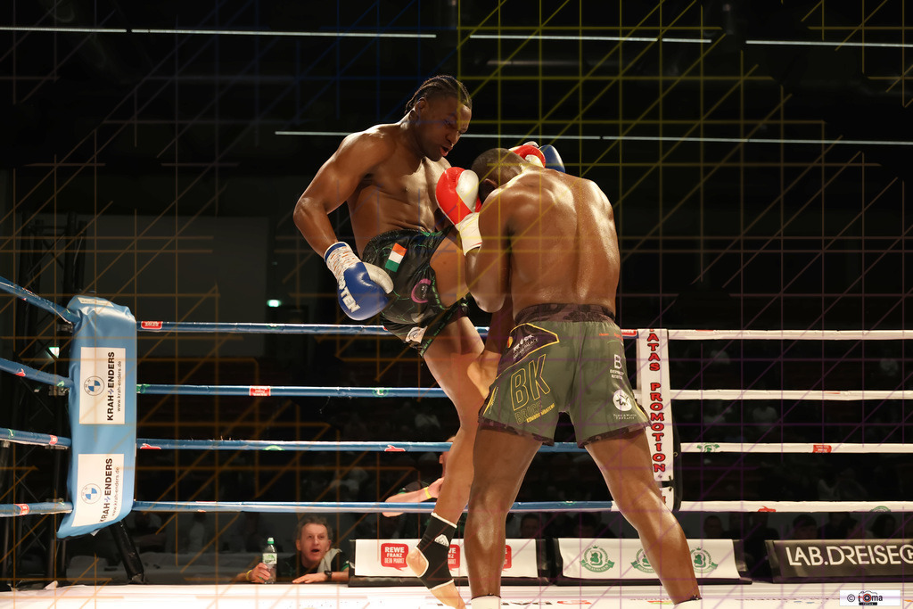 Finale Akingbade vs Kombou 25.04.2026 tomafocus Tb00122 | professionelle Sport- und Eventfotografie von Tomafocus – dynamische Bilder, emotionale Momente und hochwertige Aufnahmen für jeden Anlass. - Realisiert mit Pictrs.com