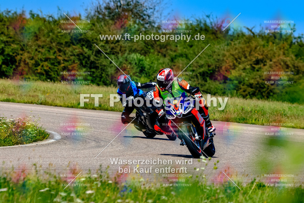 011-3153 | Hier findet Ihr Bilder von Touristenfahrten auf der Nürburgring Nordschleife oder von anderen Veranstaltungen die ich besucht habe. Viel Spass beim Durch Schauen 