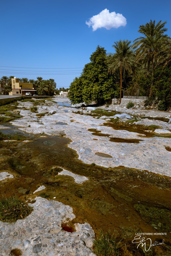 Ain Al Thawarah bei Nakhal, Oman | Herzlich willkommen auf meiner Seite! Ich bin Elke Wallnisch, Deine Fotografin für lichtstarke Momente. Der Name steht für alles, was mich mit der Fotografie verbindet: Das Licht und seine machtvolle Wirkung auf eine Situation oder unsere Stimmung - Realisiert mit Pictrs.com