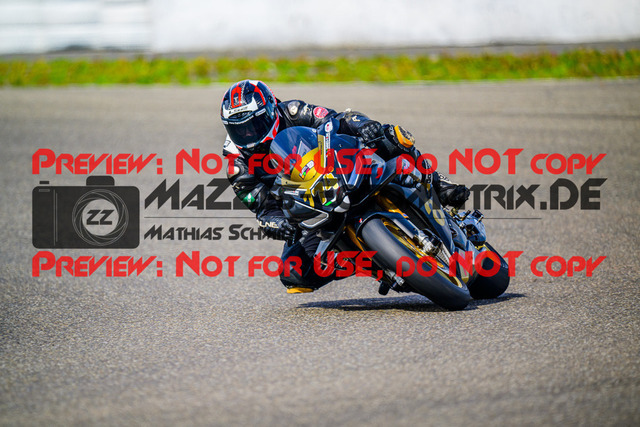 MaZZes_FotoMatrix_240911_6007705_4105 | WEISS